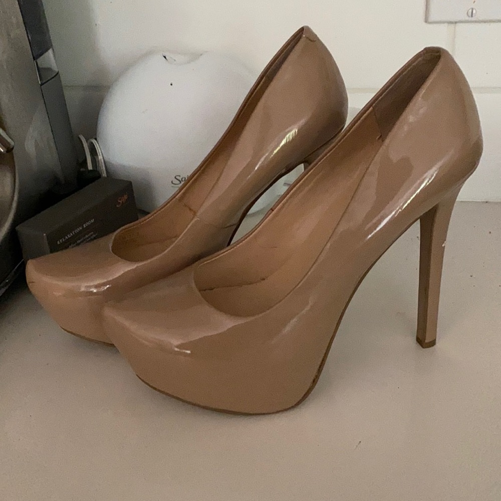 Jessica Simpson platform heels